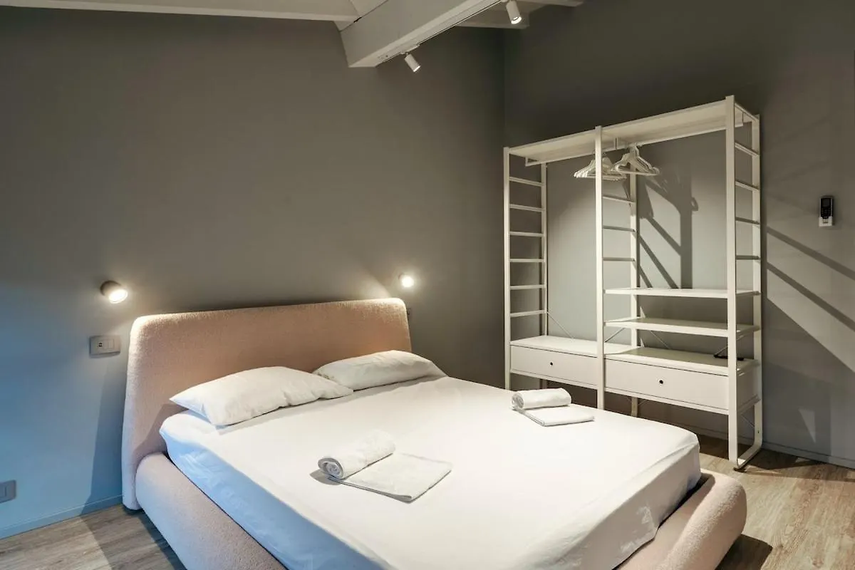 Residenza 56 - Brescia City - By Host4U Διαμέρισμα
